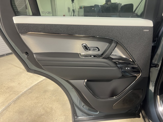 2025 Land Rover Range Rover Sport SE photo 18