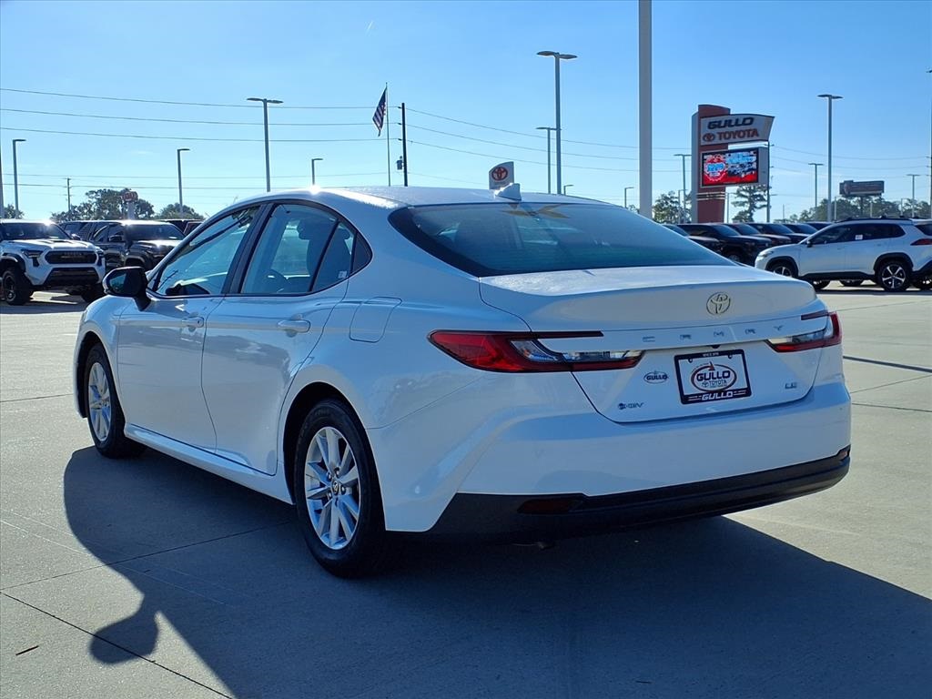 2025 Toyota Camry LE photo 3