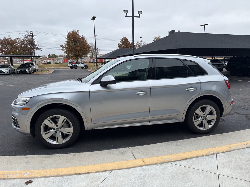 2018 Audi Q5 Premium's photo