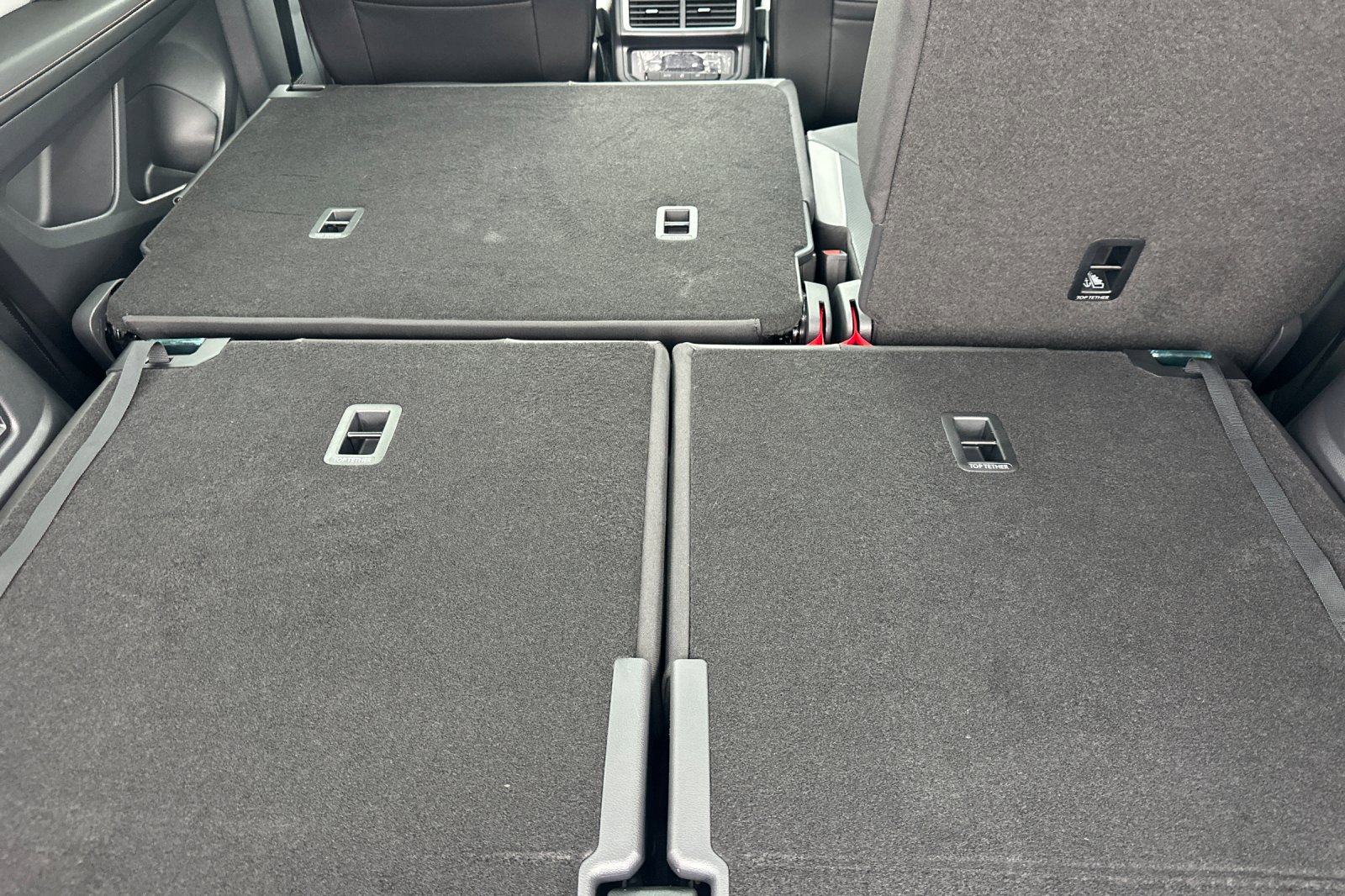 2025 Volkswagen Atlas Peak Edition SE photo 13