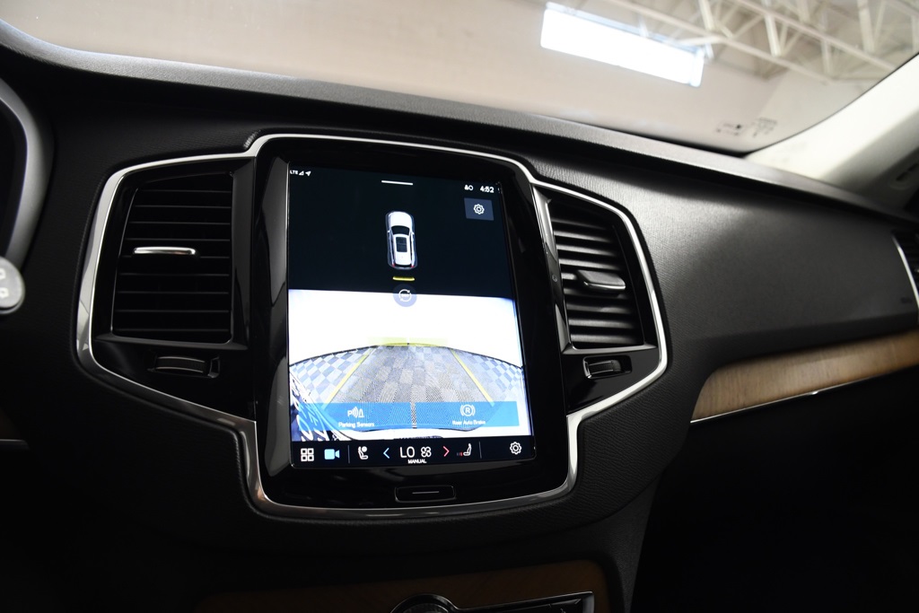 2024 Volvo XC90 B5 Plus photo 29