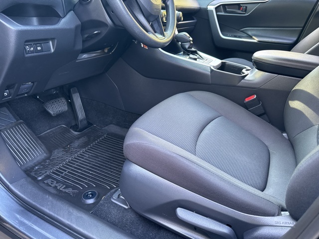 2022 Toyota RAV4 Hybrid LE photo 19