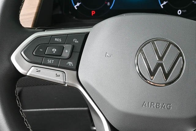 2025 Volkswagen Atlas SE Technology photo 9