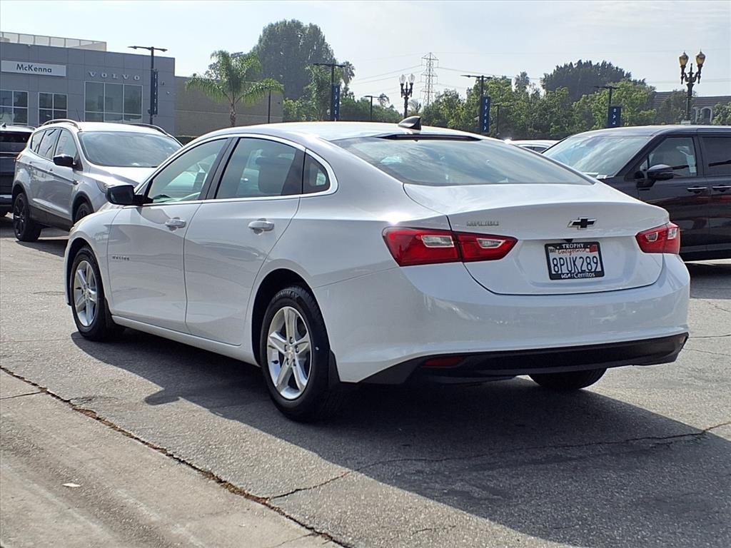 2020 Chevrolet Malibu LS photo 3