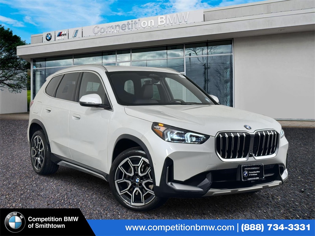 2025 BMW X1 28i's photo