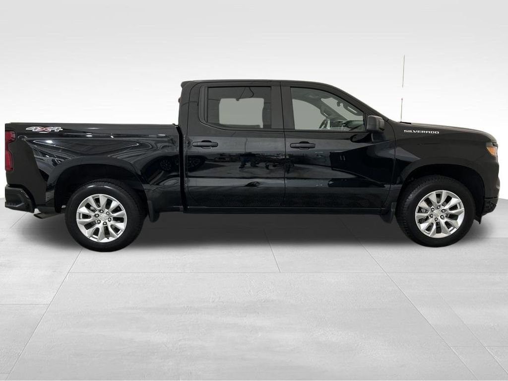2024 Chevrolet Silverado 1500 Custom photo 4