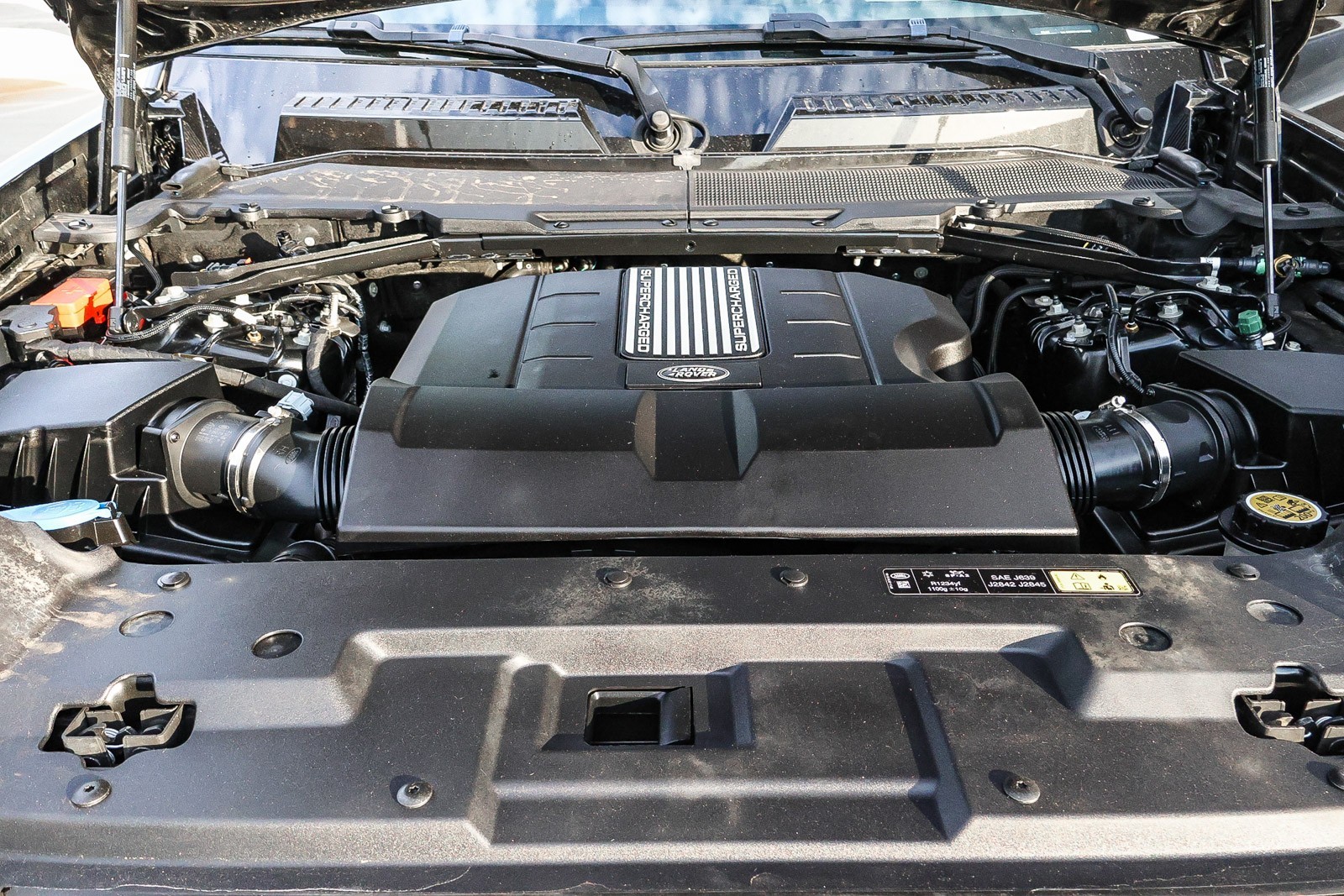 2024 Land Rover Defender 110 V8 photo 23