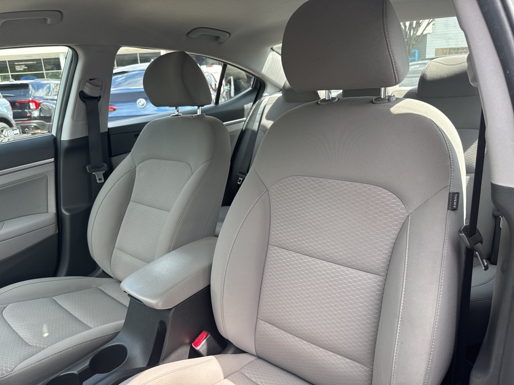 2020 Hyundai Elantra SEL photo 20