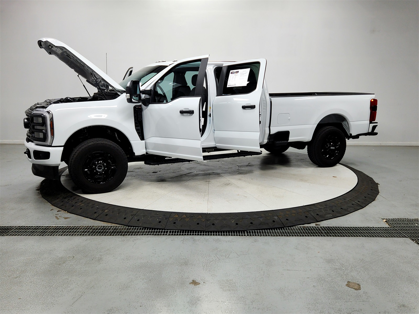 2024 Ford F-250 XL photo 9
