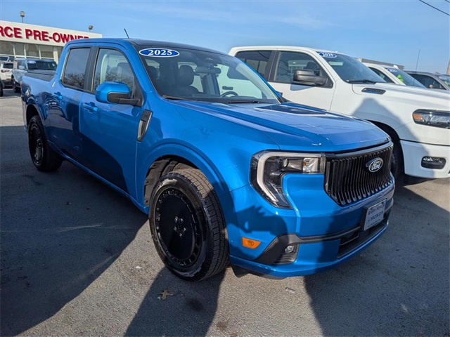 2025 Ford Maverick Lobo's photo