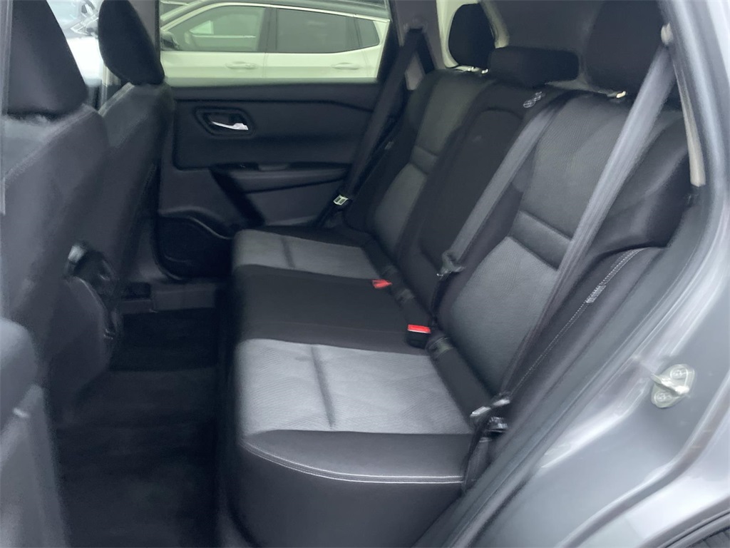 2024 Nissan Rogue SV photo 16