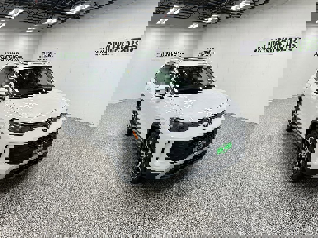 2025 Volkswagen Tiguan SE's photo