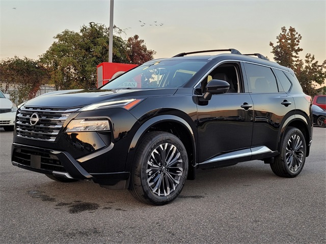 2026 Nissan Rogue Platinum photo 4