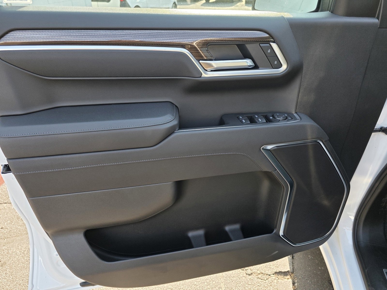 2025 Chevrolet Silverado 1500 LT photo 18