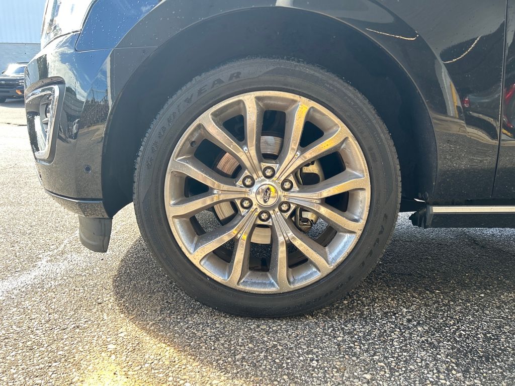 2018 Ford Expedition Platinum photo 4