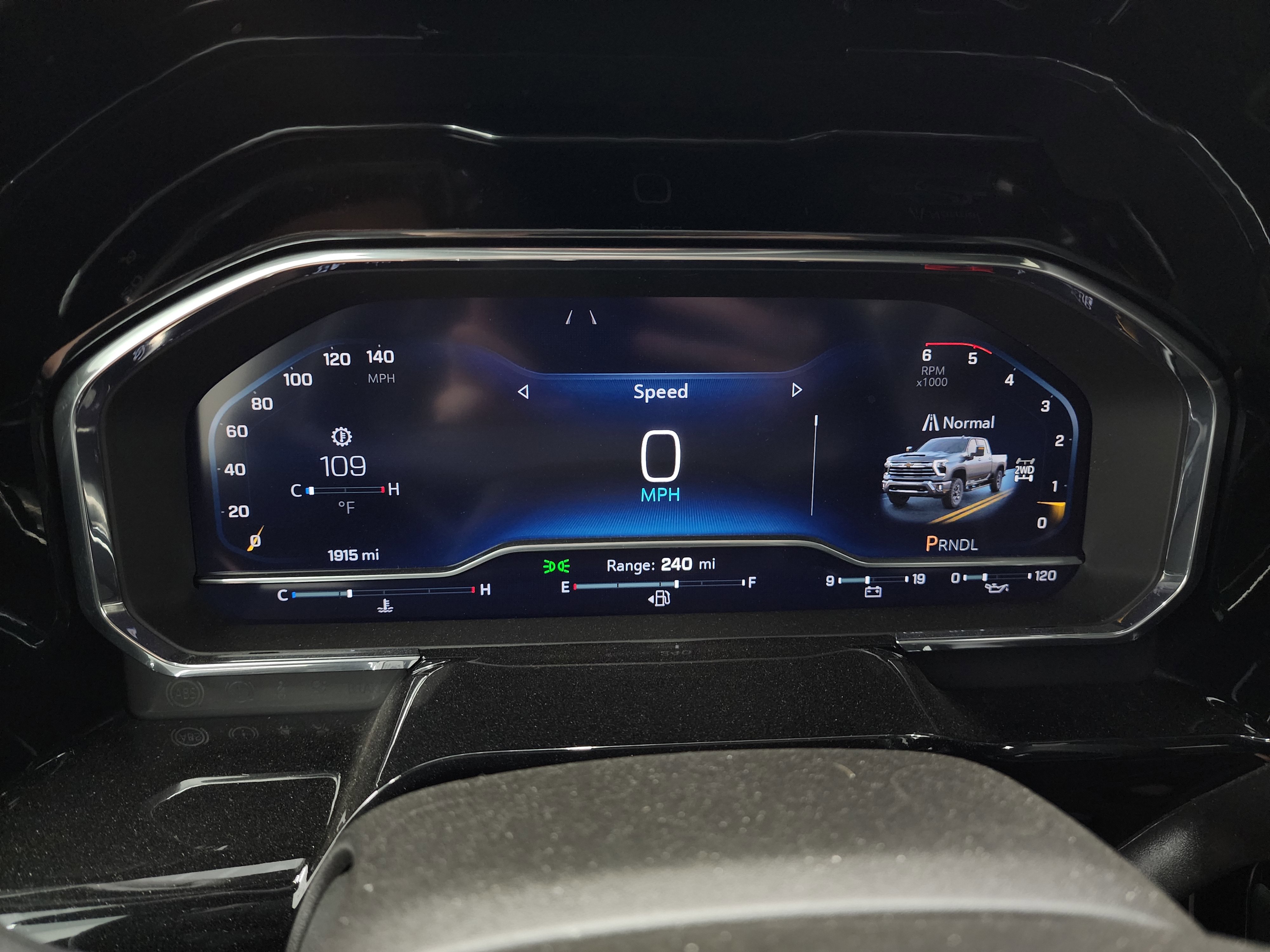 2025 Chevrolet Silverado 2500HD Z71 photo 3