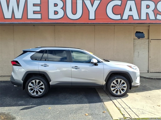 2023 Toyota RAV4 XLE Premium photo 2