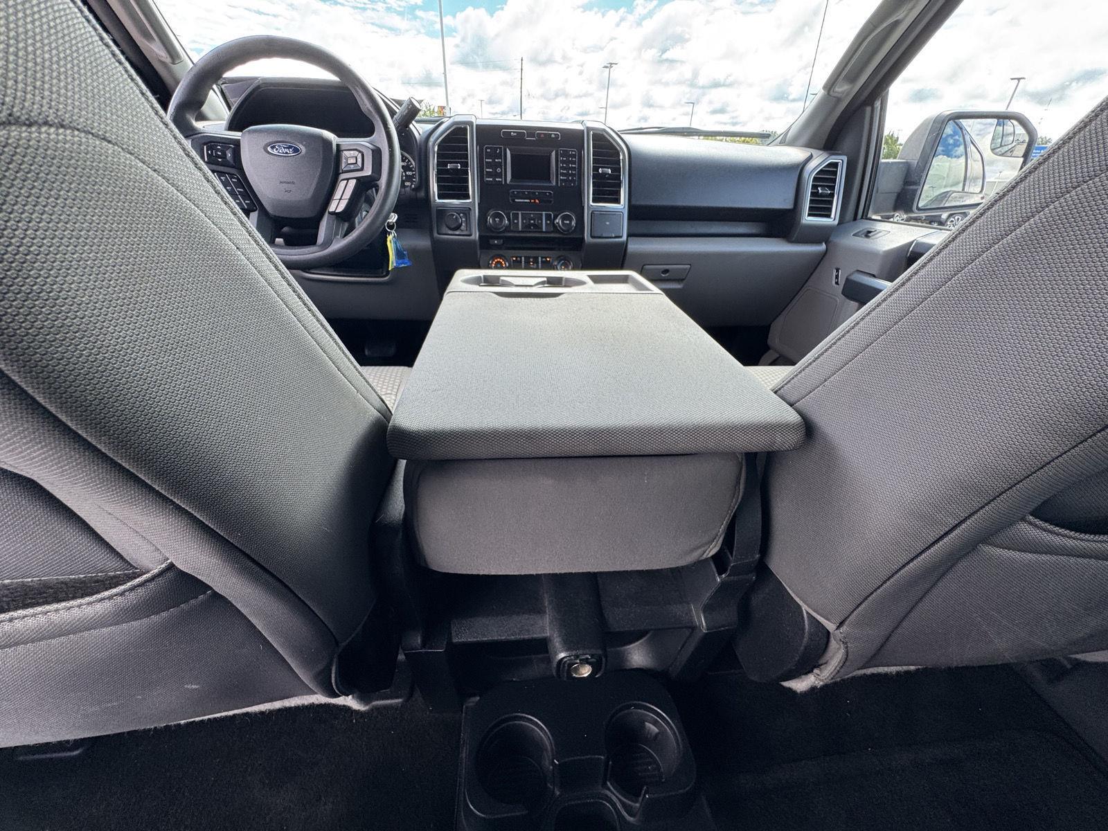 2015 Ford F-150 XLT photo 21