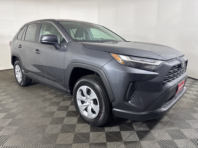 2025 Toyota RAV4 LE's photo