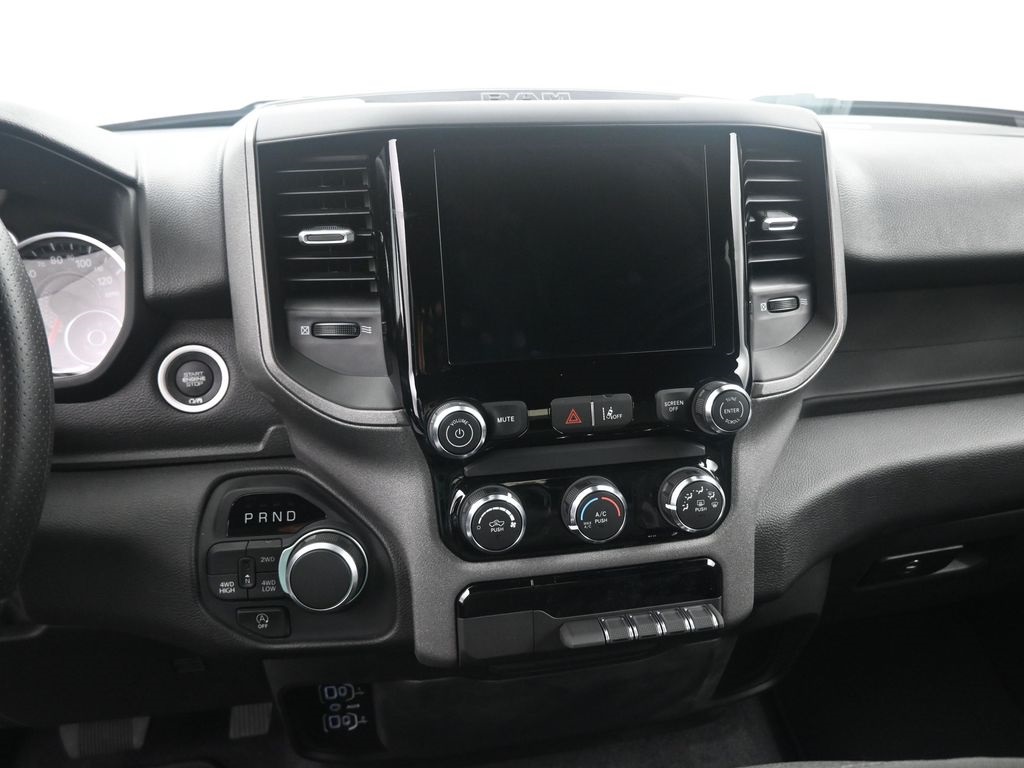 2025 Ram 1500 Tradesman photo 4