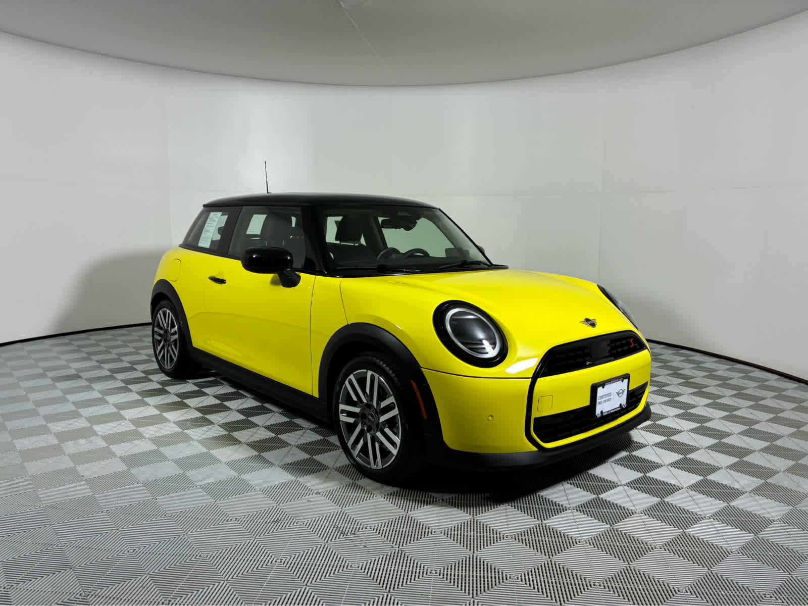 2025 MINI Hardtop 2 Door S's photo