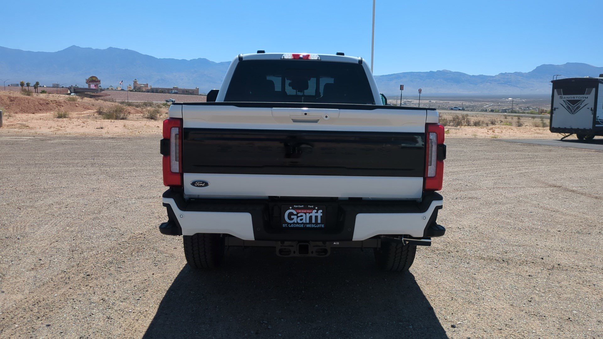 2025 Ford F-250 Platinum photo 4