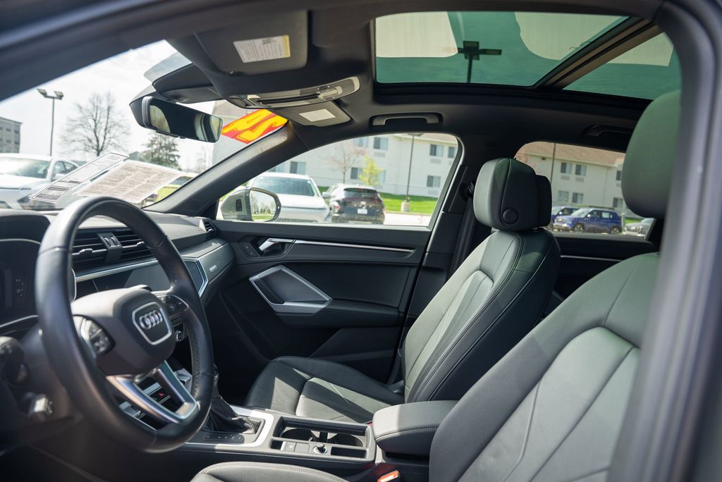 2024 Audi Q3 45 TFSI S line Premium photo 18
