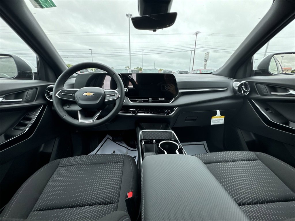2025 Chevrolet Equinox LT photo 10