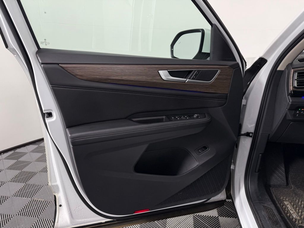 2024 Volkswagen Atlas SEL photo 10