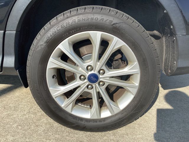 2017 Ford Escape SE photo 5