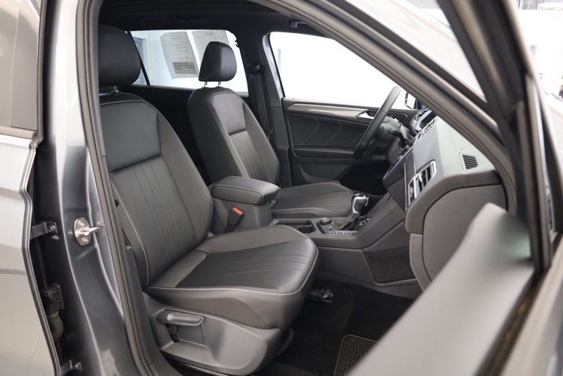2024 Volkswagen Tiguan SE R-Line Black photo 31