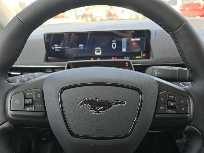 2025 Ford Mustang Mach-E Premium photo 13