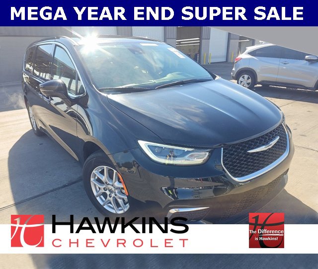 2024 Chrysler Pacifica Touring L's photo