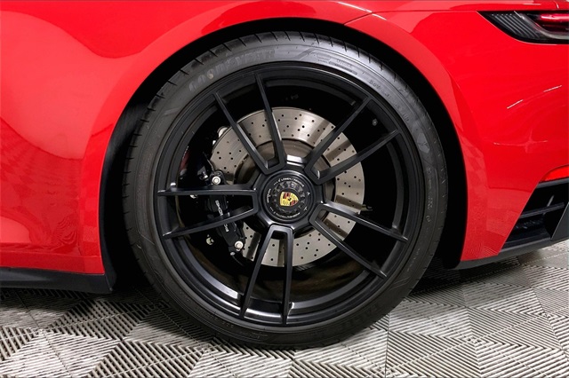 2024 Porsche 911 GTS photo 27