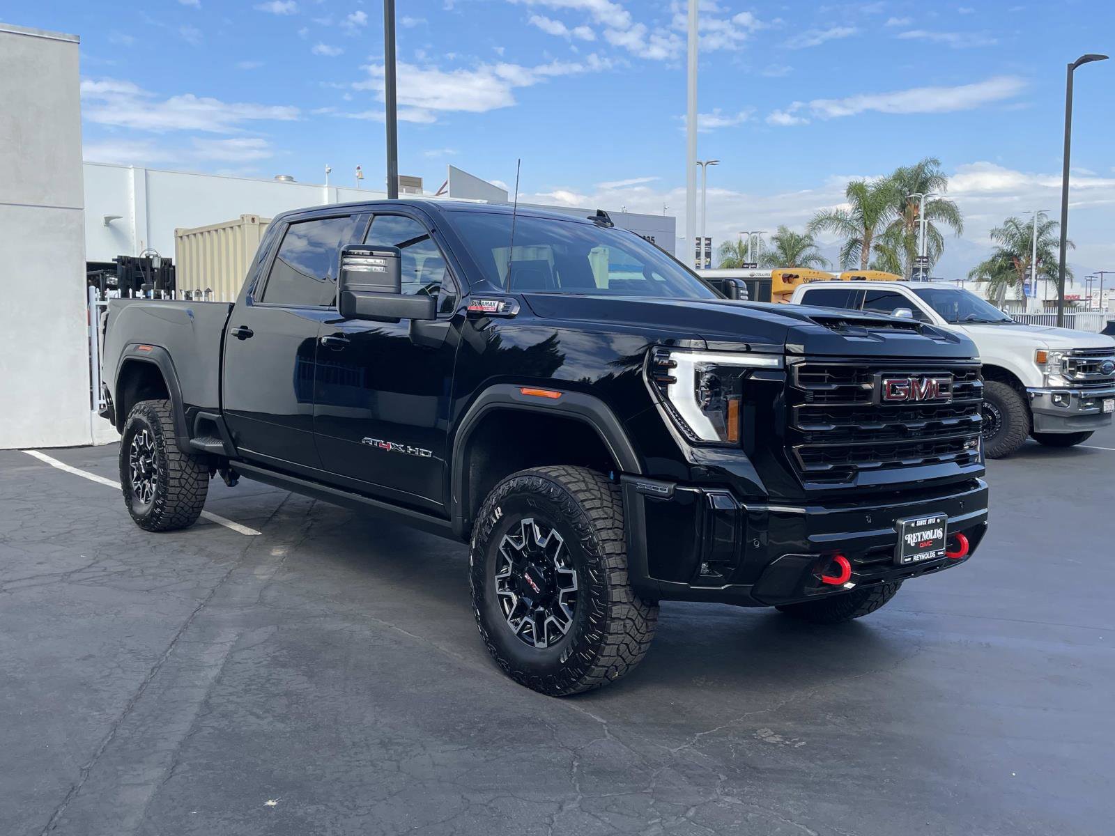 2025 Gmc Sierra 2500 HD AT4X photo 3
