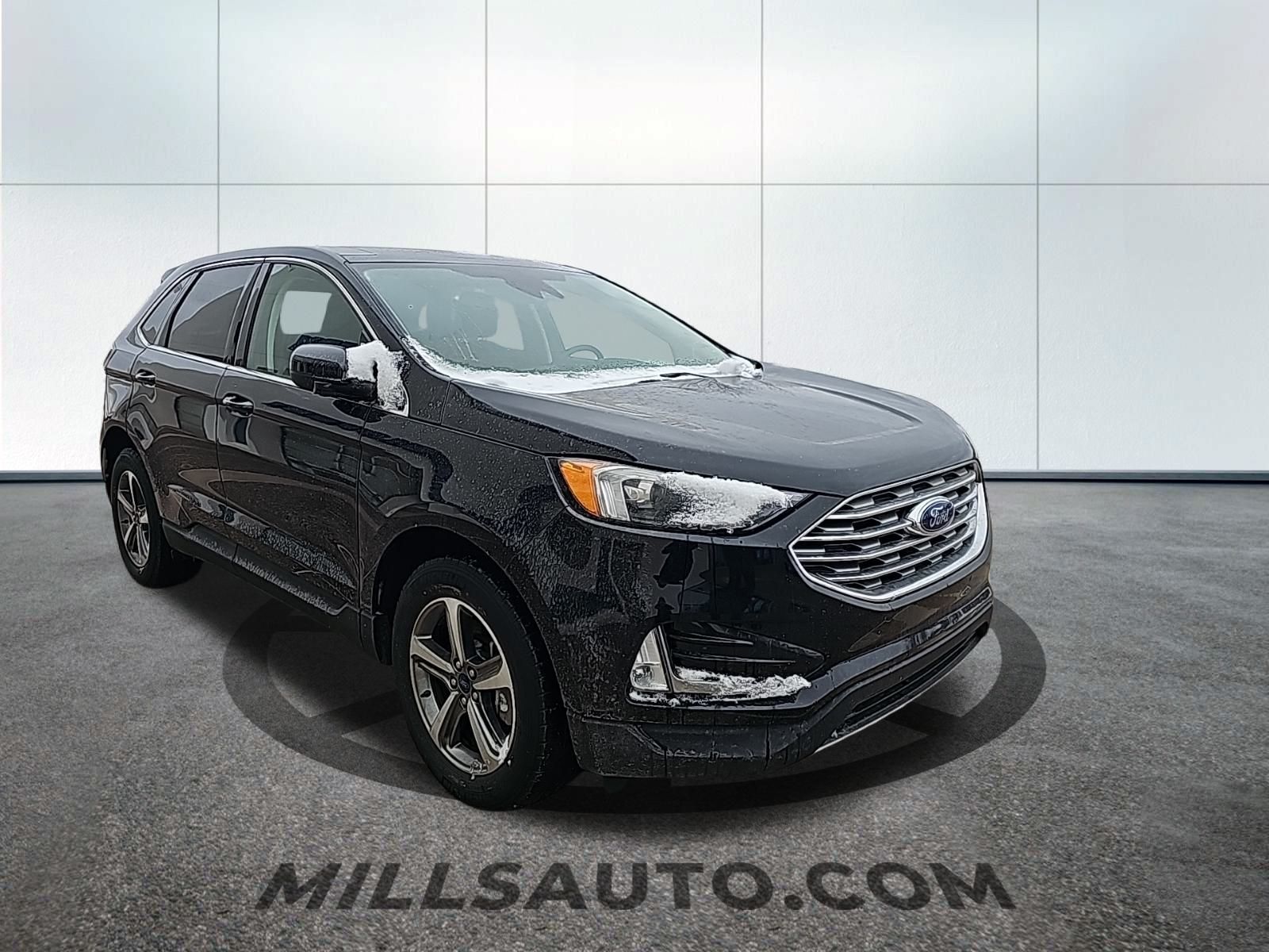2022 Ford Edge SEL photo 2