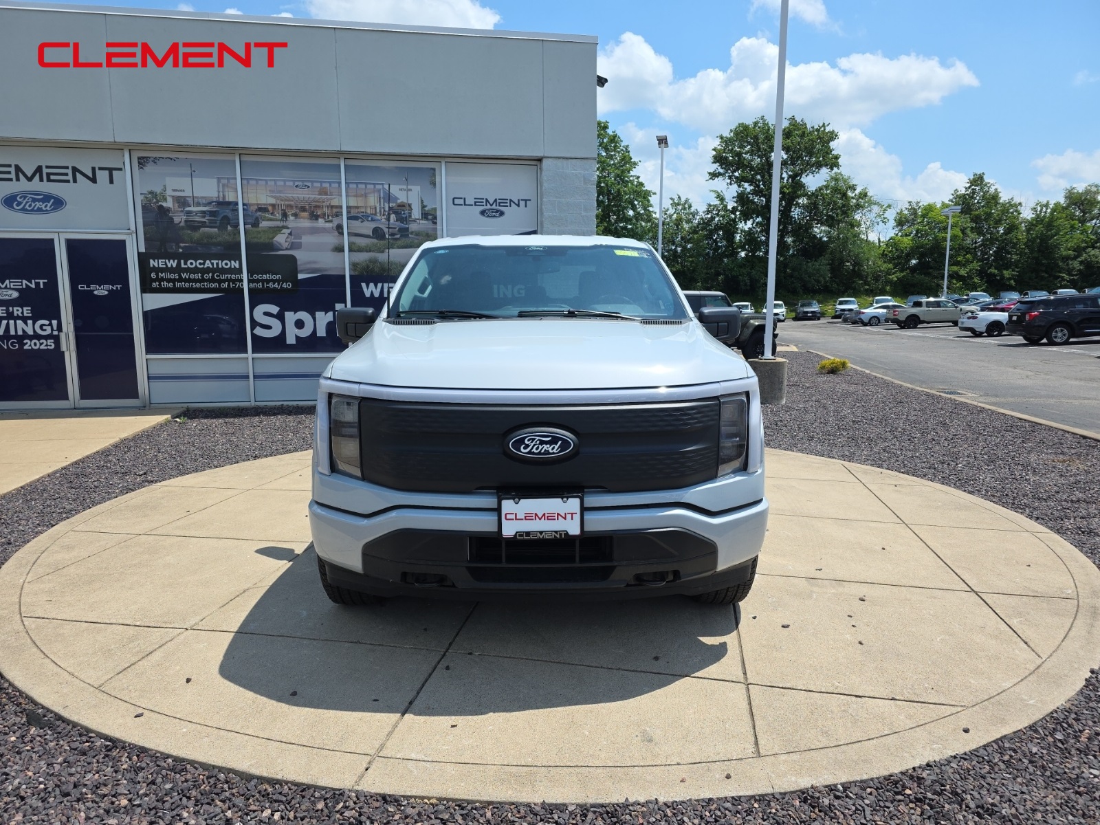 2025 Ford F-150 Lightning XLT photo 2