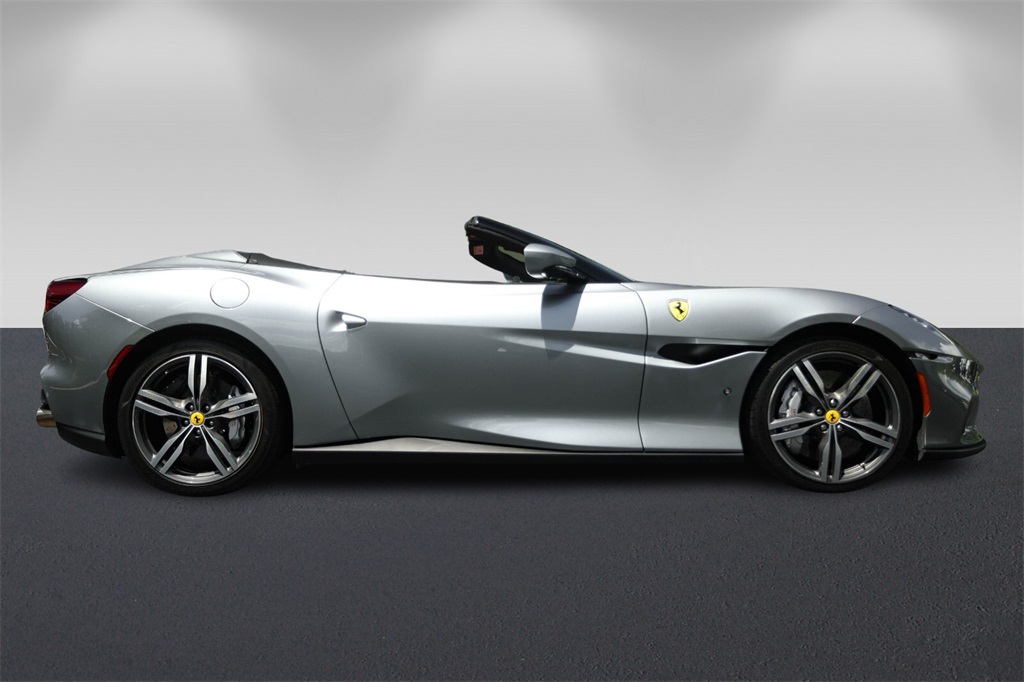2022 Ferrari Portofino Base photo 2