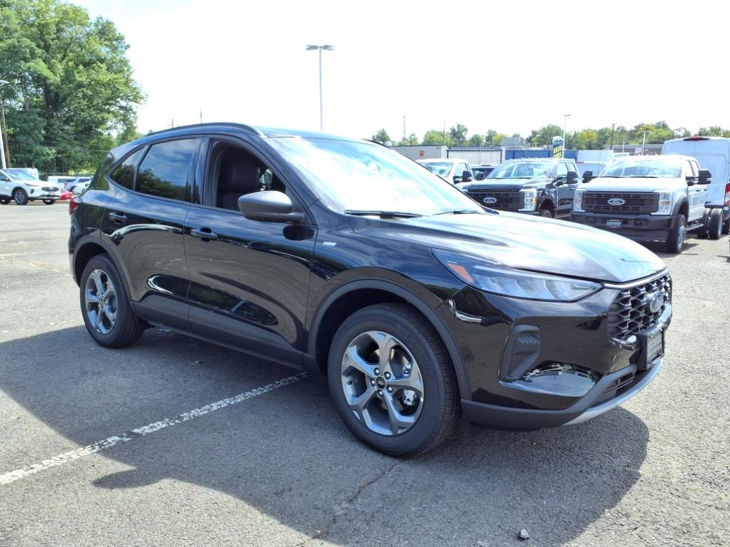 2025 Ford Escape ST-Line's photo