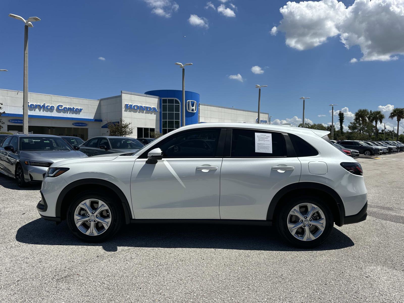 2023 Honda HR-V LX photo 4