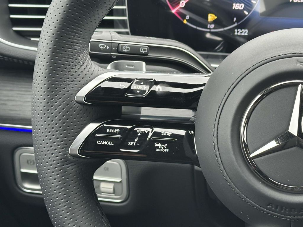 2025 Mercedes Benz GLS 450 4MATIC photo 14