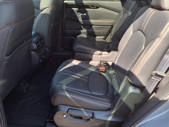 2025 Honda Pilot TrailSport photo 13
