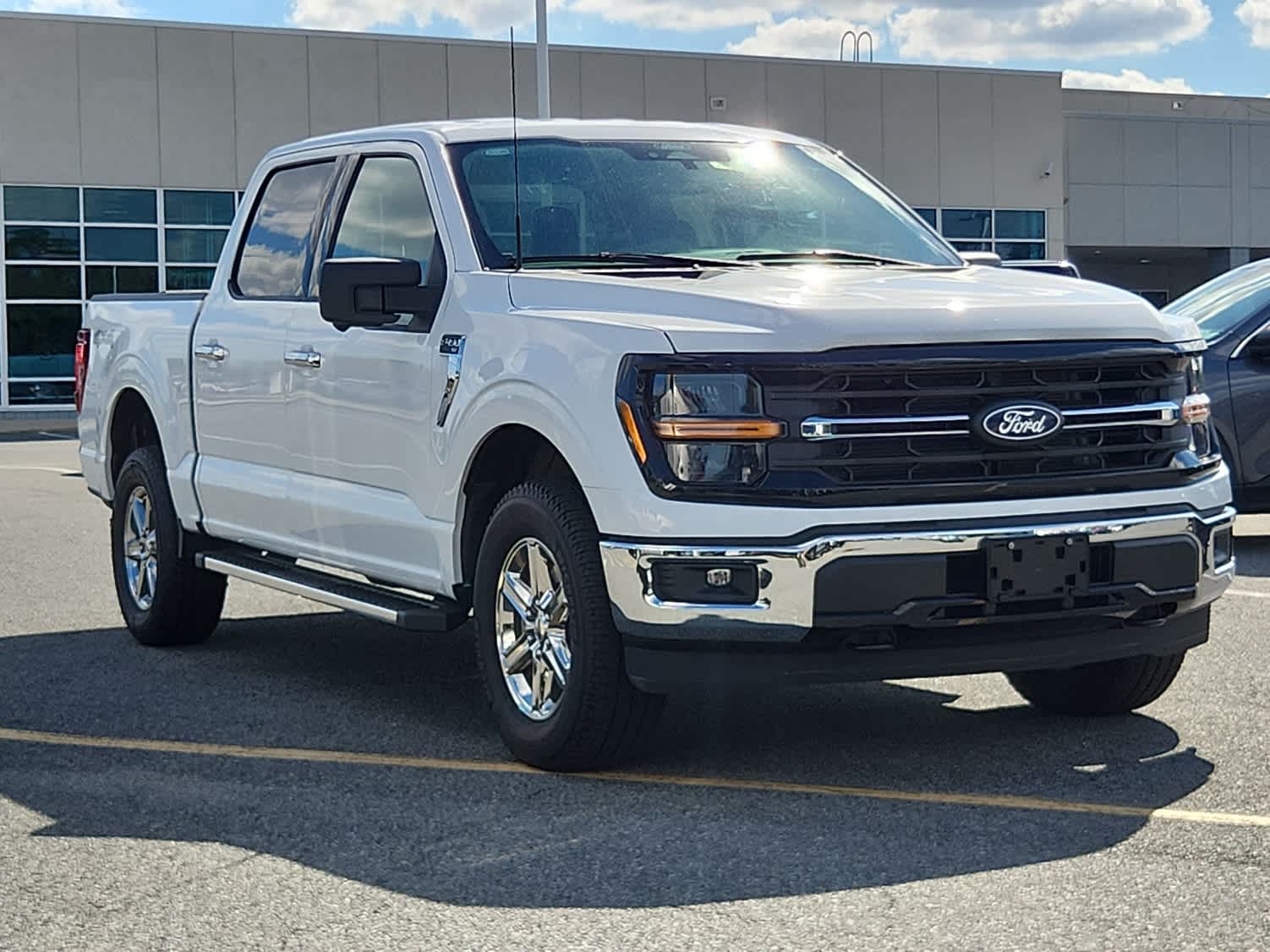 2024 Ford F-150 XLT photo 2