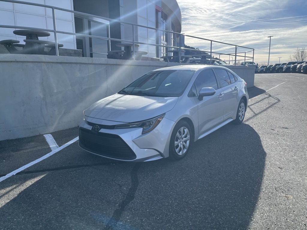 2024 Toyota Corolla LE photo 2