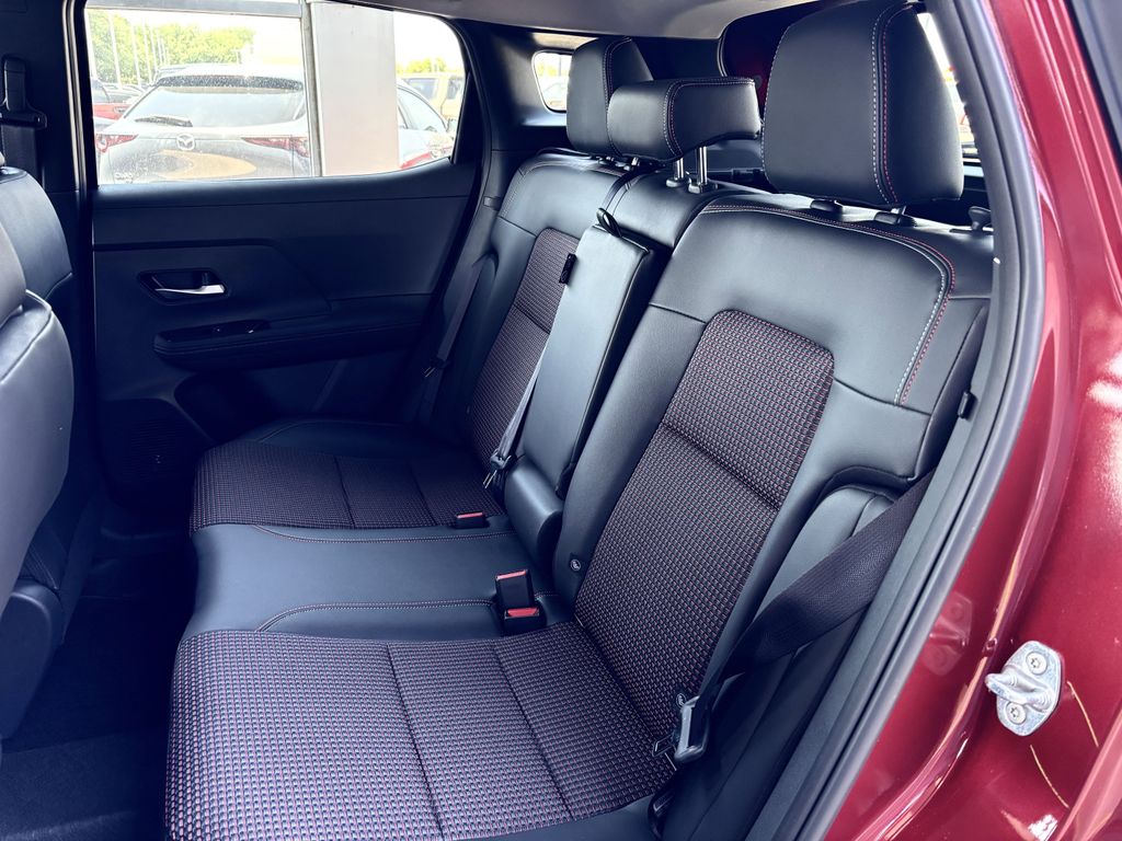 2025 Nissan Kicks SR photo 20