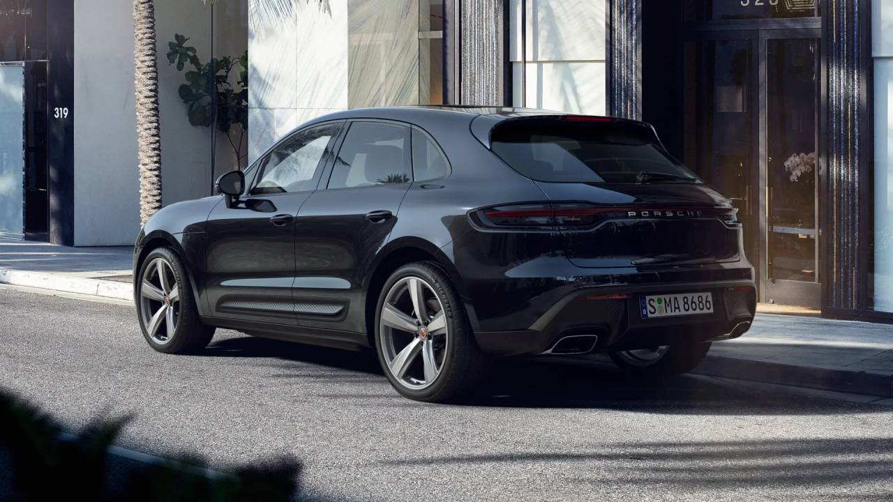 2025 Porsche Macan T photo 3