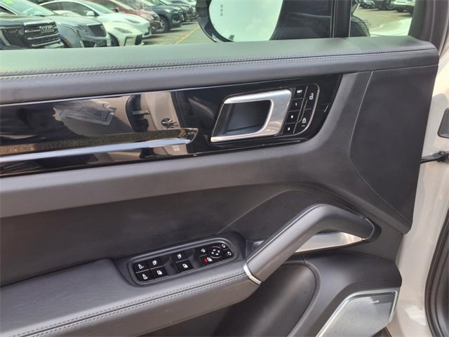 2020 Porsche Cayenne Turbo photo 17