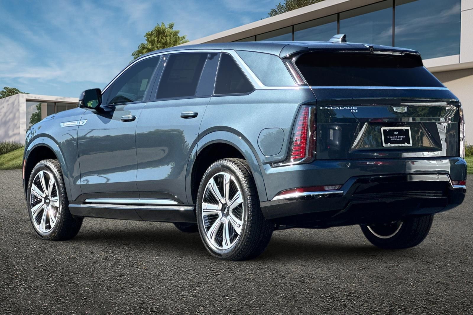 2025 Cadillac Escalade IQ Luxury photo 4