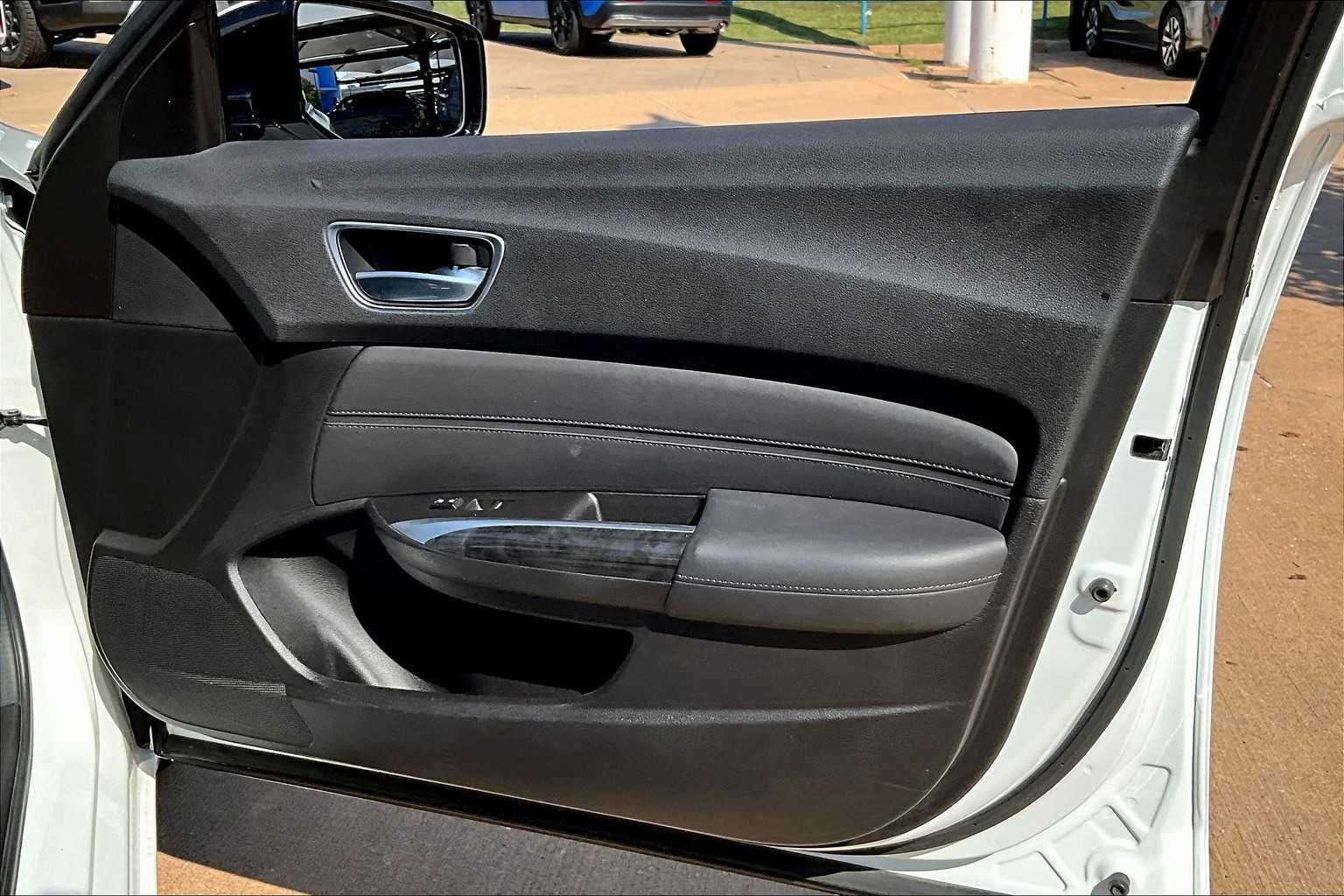2018 Acura TLX photo 23