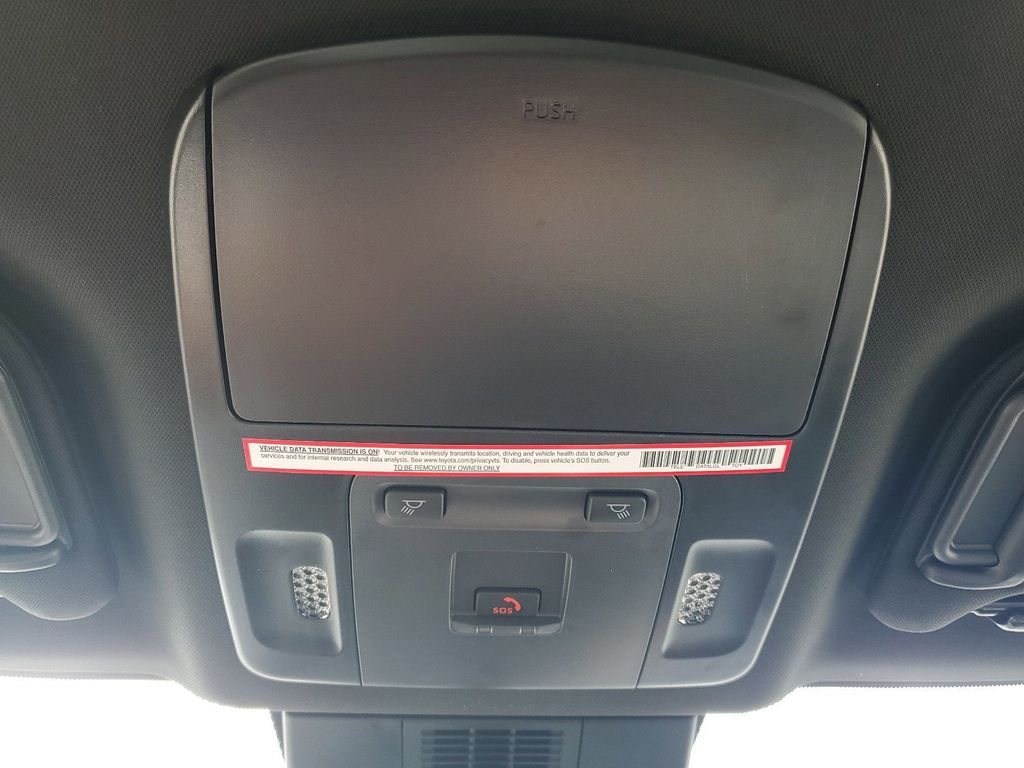2025 Toyota Camry SE photo 29